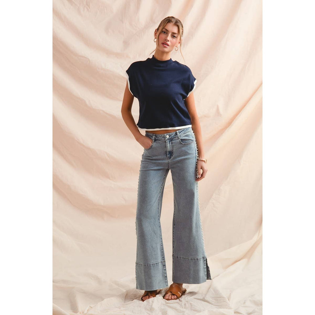 MID RISE FLARE BOTTOM DENIM JEANS WITH SIDE PEARL