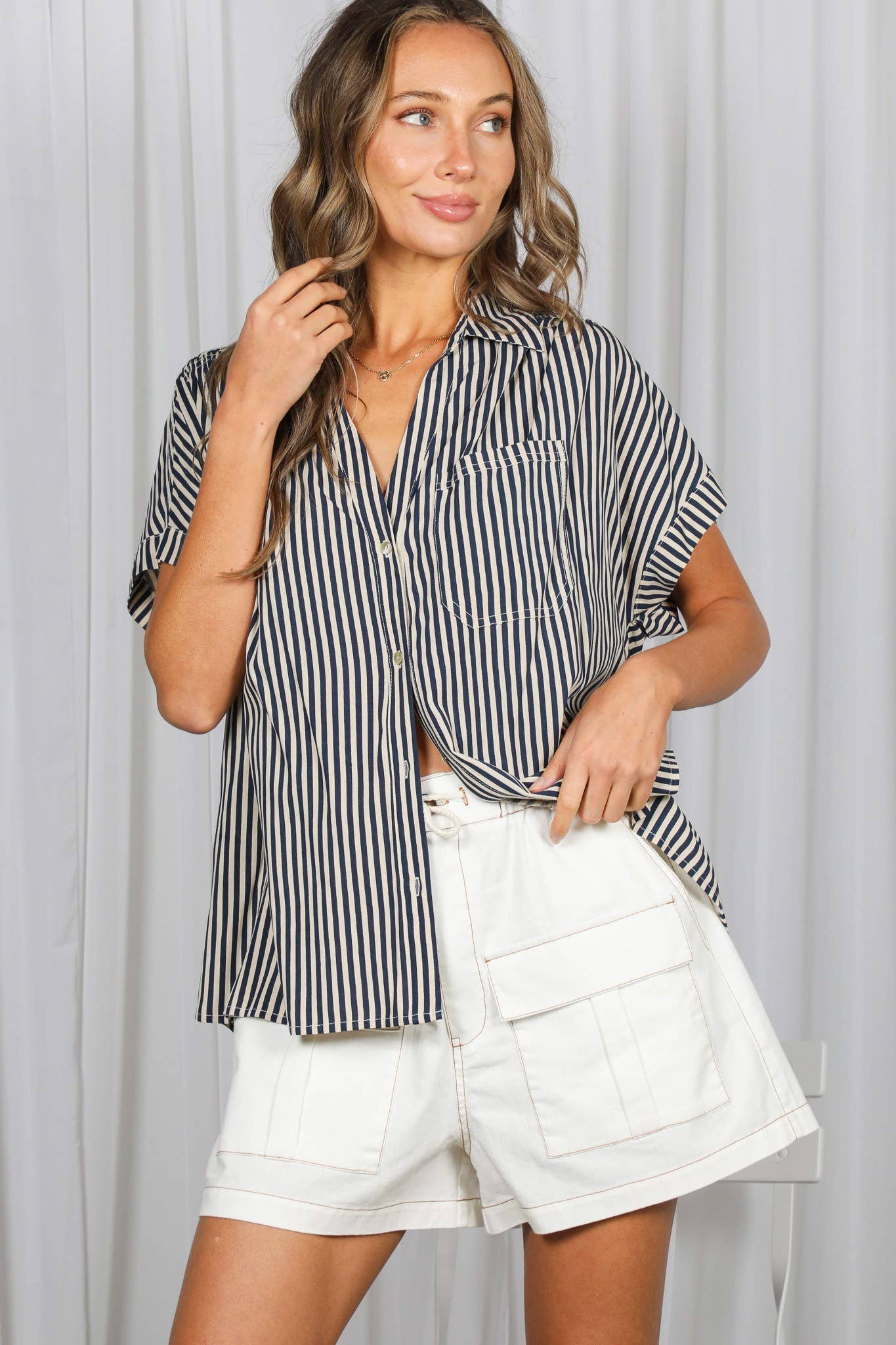 Collared Short Roll-Up Sleeve Button-Down Shirt VT83098