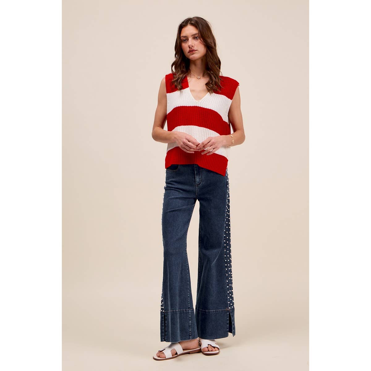 MID RISE FLARE BOTTOM DENIM JEANS WITH SIDE PEARL