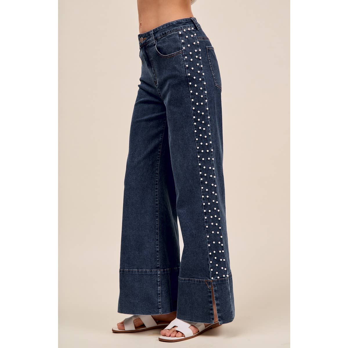 MID RISE FLARE BOTTOM DENIM JEANS WITH SIDE PEARL