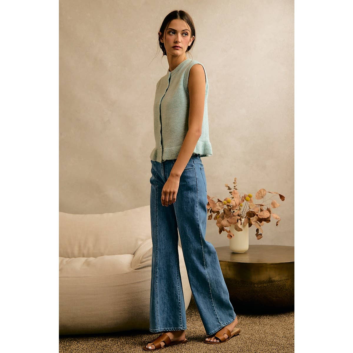 BUTTON FRONT RUFFLE TRIM HEM KNIT VEST