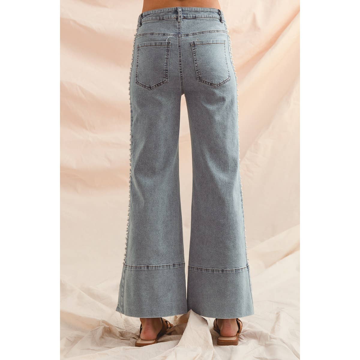 MID RISE FLARE BOTTOM DENIM JEANS WITH SIDE PEARL
