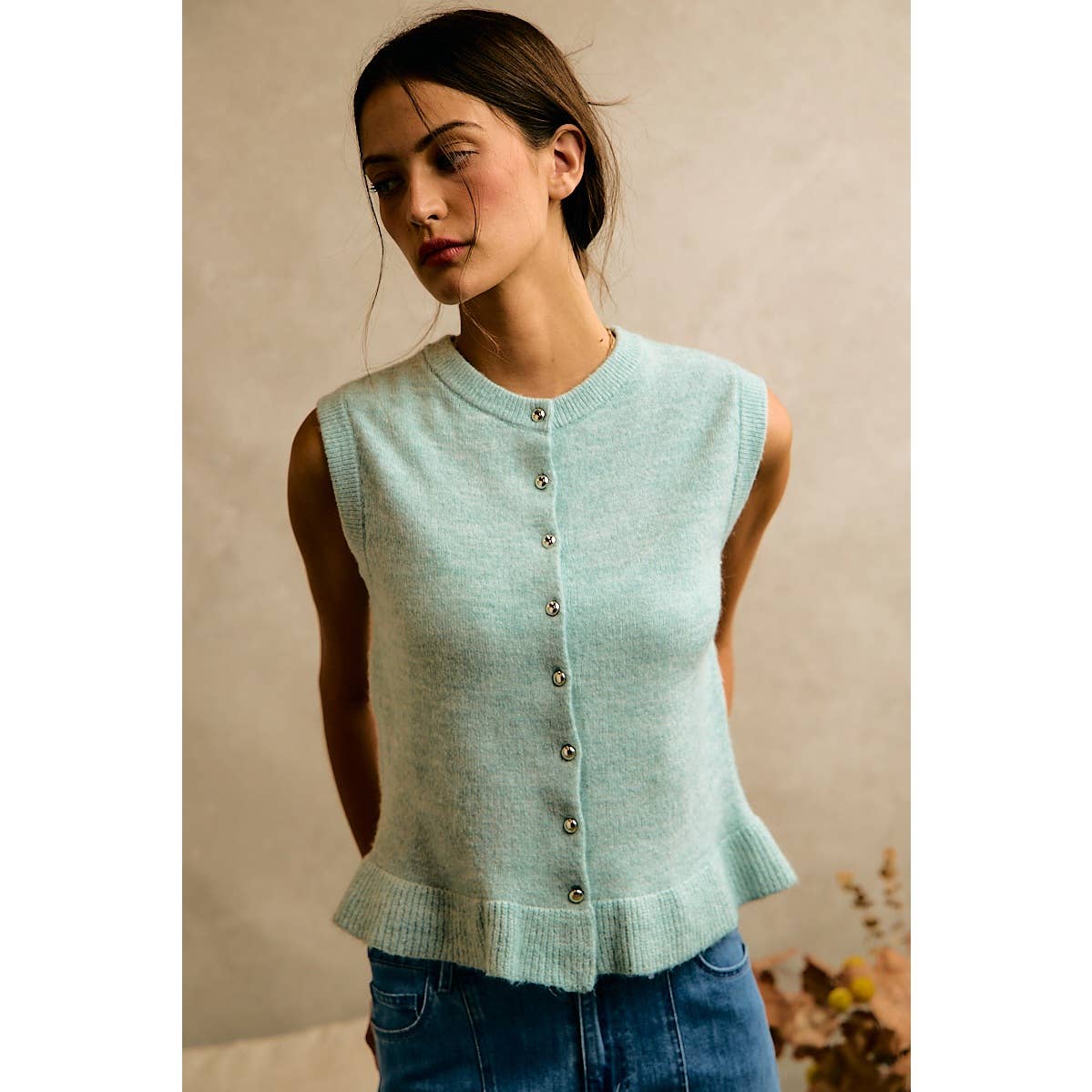 BUTTON FRONT RUFFLE TRIM HEM KNIT VEST