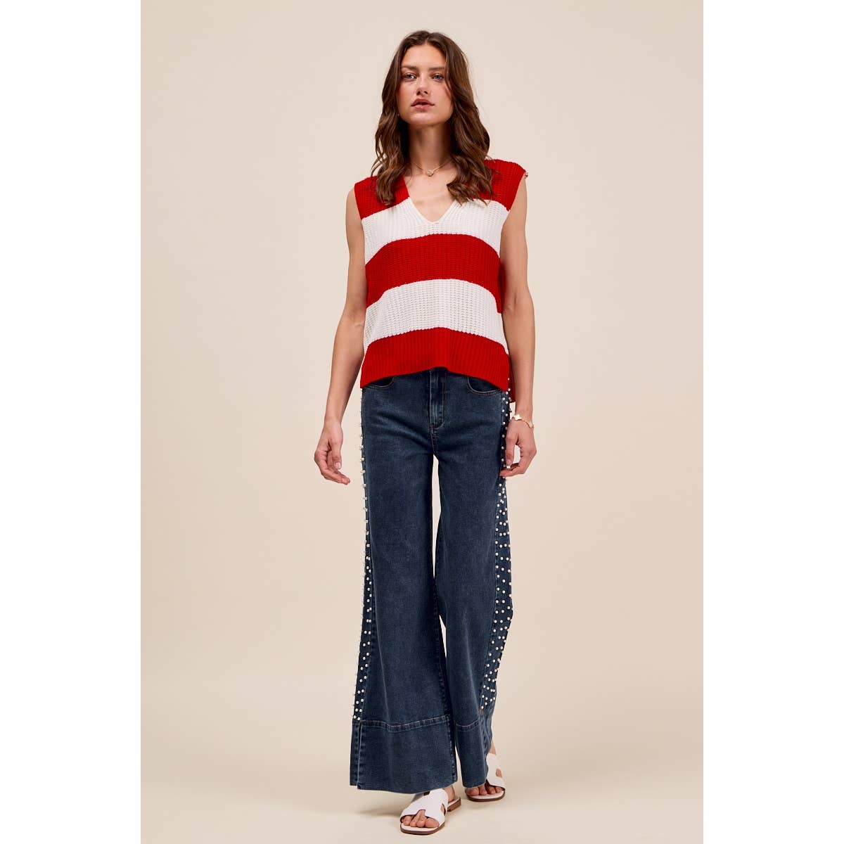 MID RISE FLARE BOTTOM DENIM JEANS WITH SIDE PEARL