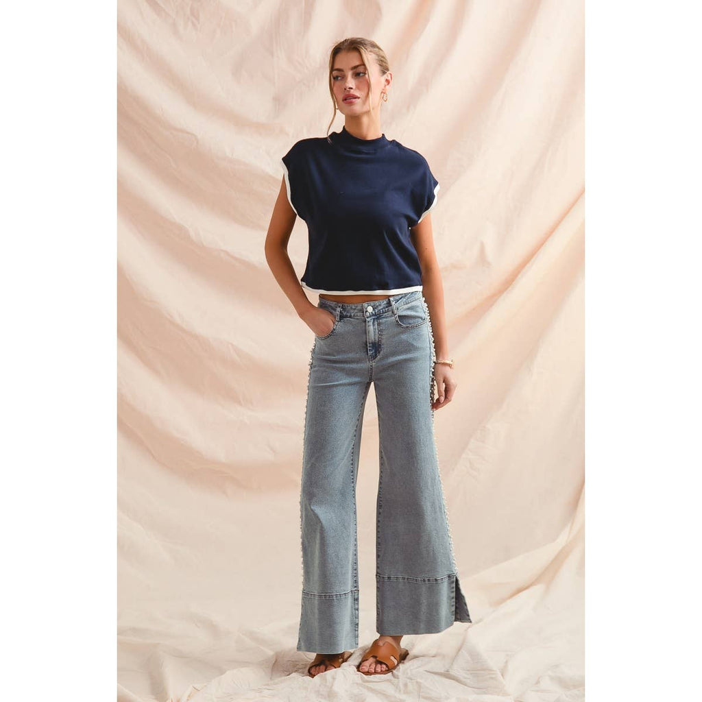 MID RISE FLARE BOTTOM DENIM JEANS WITH SIDE PEARL