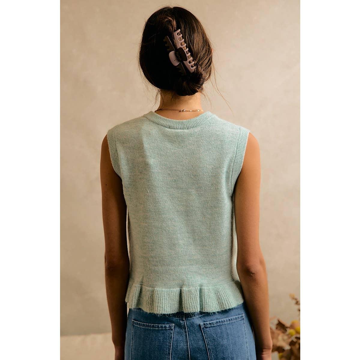 BUTTON FRONT RUFFLE TRIM HEM KNIT VEST