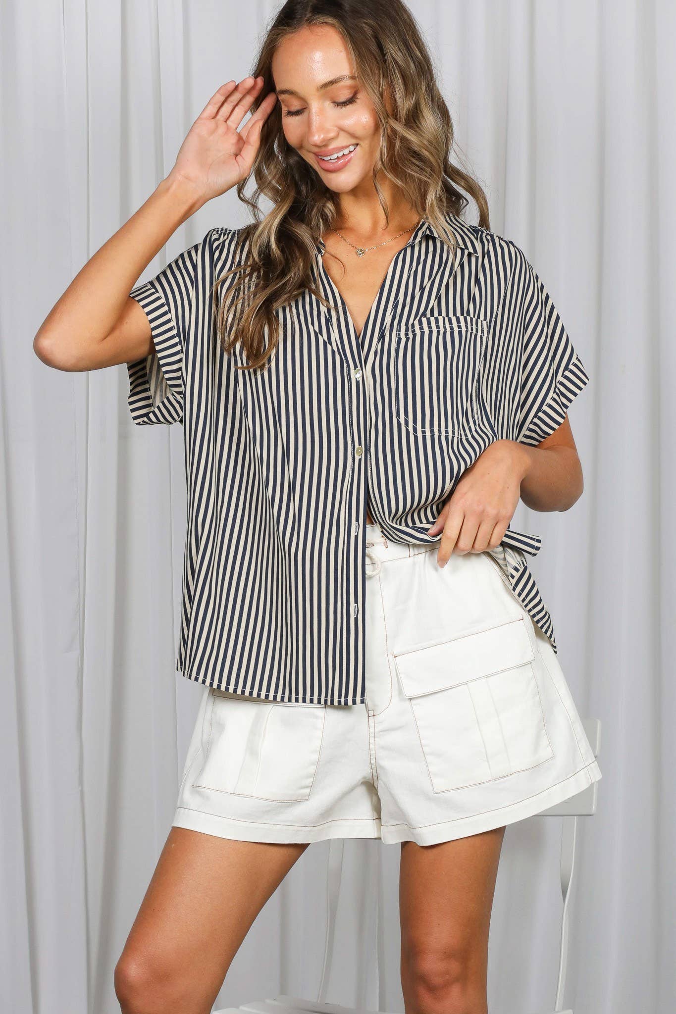 Collared Short Roll-Up Sleeve Button-Down Shirt VT83098