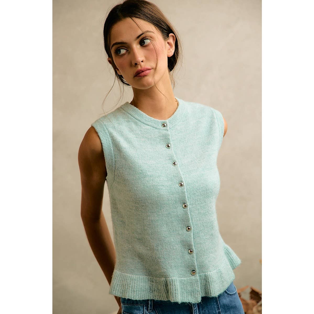 BUTTON FRONT RUFFLE TRIM HEM KNIT VEST